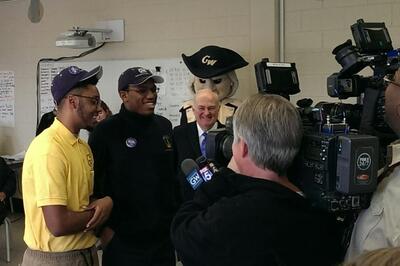 Media Name: CAYudU6U8AA5_nf.jpg